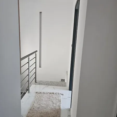 Glaroi 4 Villa
