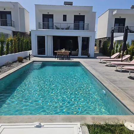 Glaroi 4 Villa
