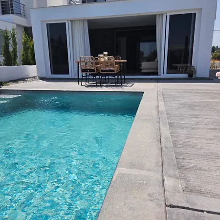 Villa Glaroi 4 *