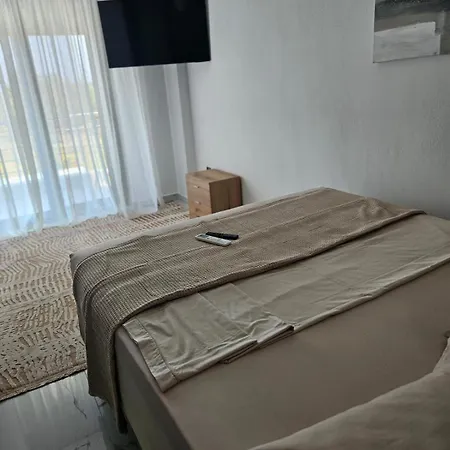Villa Glaroi 4 *