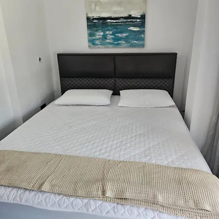 Villa Glaroi 4 *