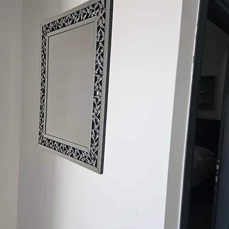 Glaroi 4 *
