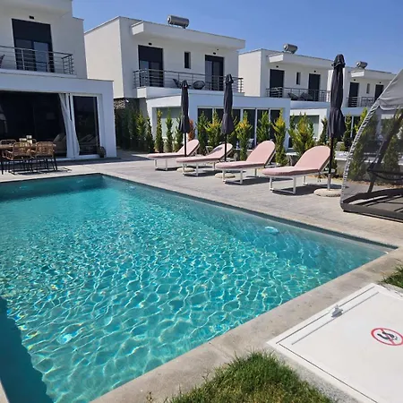Villa Glaroi 4 *