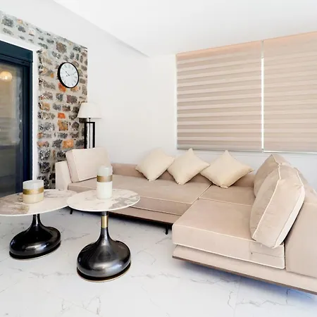 Glaroi 4 פפקוהורי