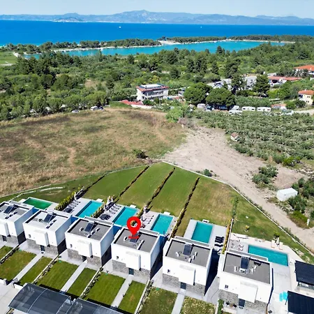 Villa Glaroi 4 *