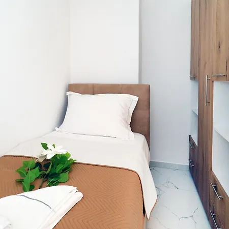 Glaroi 4 פפקוהורי