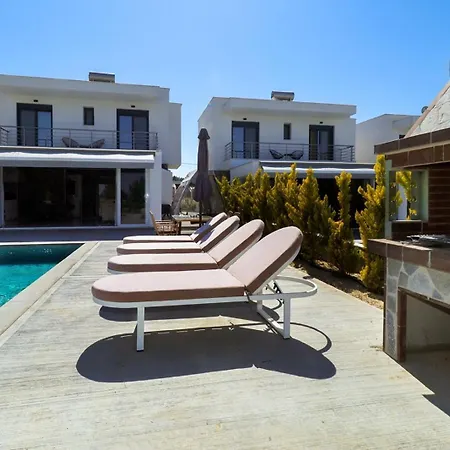 Villa Glaroi 4 *