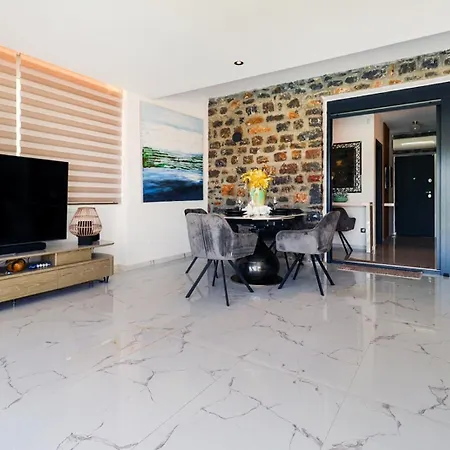 Glaroi 4 פפקוהורי